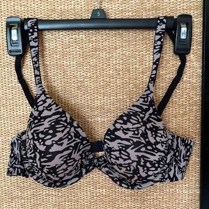 Maidenform underwire bra.